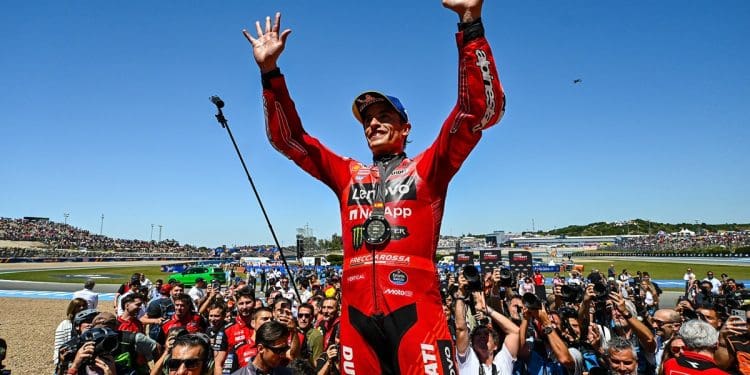 Título de Marc Márquez ‘seria dos maiores feitos do desporto global’, considera Alberto Puig