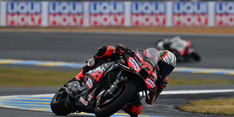 Marco Bezzecchi teve Jack Miller como referência em corrida com condições adversas: ‘Olhei para ele e disse: «Vou fazer o mesmo»’