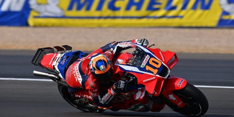 Luca Marini e Franco Morbidelli ganharam o direito a sonhar com a pole position para o GP da Grã-Bretanha, ao passarem para a Q2