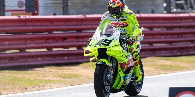 Fabio Di Giannantonio refere dificuldades das Ducati no geral em Silverstone: ‘Levaram socos de todo o lado’