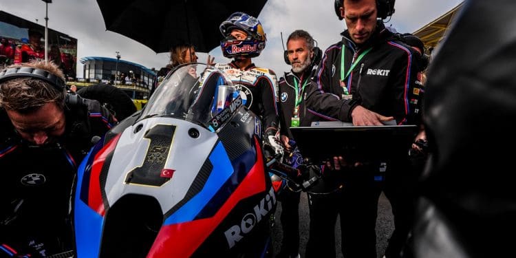 ‘O MotoGP é uma prioridade? Falo sobre isso com o meu empresário, não com a imprensa’ – Toprak Razgatlioglu