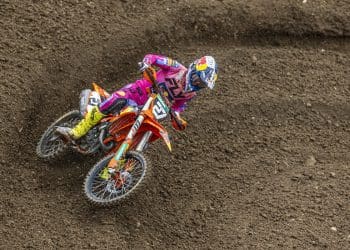 Simon Längenfelder cilindrou rivais no MXGP de França de MX2