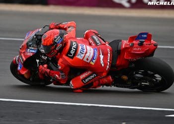 Marc Márquez revela ‘pesadelo’ em Silverstone: ‘Desde a lesão as curvas longas para a direita…; Estamos a pilotar a GP24, a mesma que o Álex’