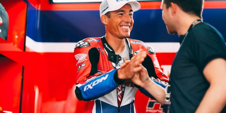 Aleix Espargaró relembra mediatismo sobre pilotos de MotoGP: ‘Às vezes esquecemo-nos que somos apenas pessoas normais’