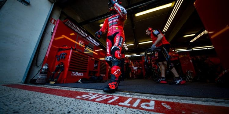 Pecco Bagnaia deixa «dica» à Direção de Corrida: ‘Às vezes é melhor esperar um pouco e depois deixar-nos fazer aquilo que estamos lá para fazer’