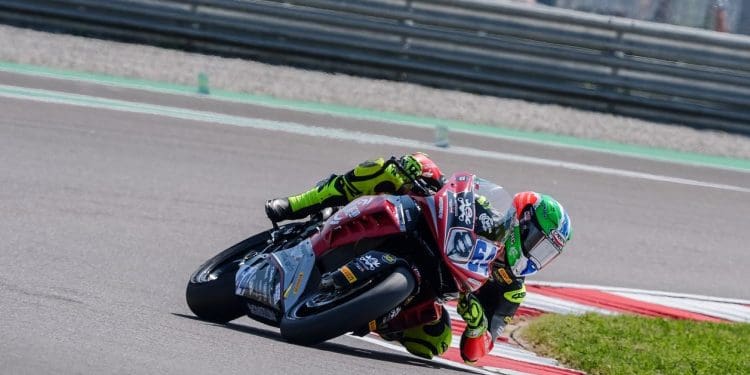 Federico Caricasulo conquista pole position do WSSP em Cremona, com Can Oncu a terminar a apenas 0.040s