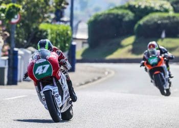 Emoções fortes: Richard Cooper e Paul Jordan venceram corridas Supertwin na NW200
