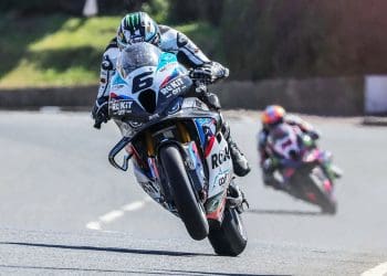 Vitória de Michael Dunlop em corrida polémica com boicote na North West 200