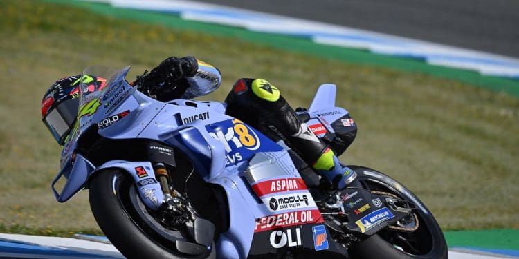 Fermín Aldeguer admite que tem de se adaptar ao estilo do MotoGP mas quer manter a sua identidade