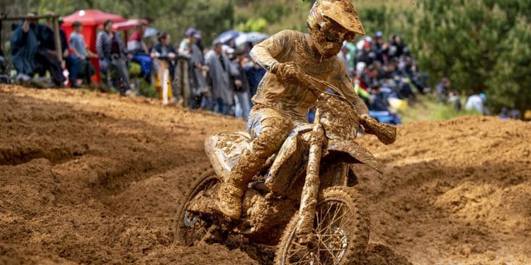 Jago Geerts e Thibault Benistant venceram corridas de qualificação do MXGP de Espanha