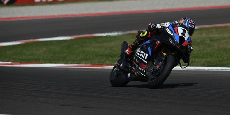BMW pensa em futuro sem Toprak Razgatlioglu; Nicolò Bulega na lista de alternativas