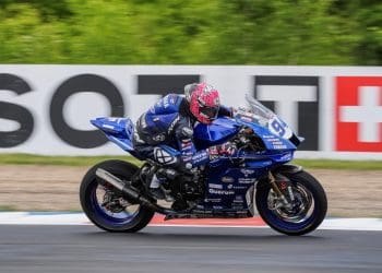 Lucas Mahias volta a brilhar e conquista pole seis anos depois; De Rosa faz história com a QJMOTOR