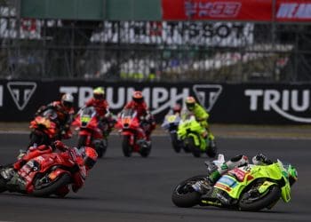 Batalha em Silverstone entre Franco Morbidelli e Marc Márquez animou final de GP