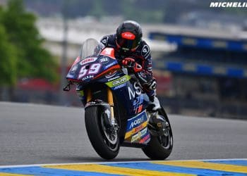 Óscar Gutierrez abre época no MotoE com vitória em Le Mans; Corrida marcada por bandeira vermelha após incidente com Granado e Fusco