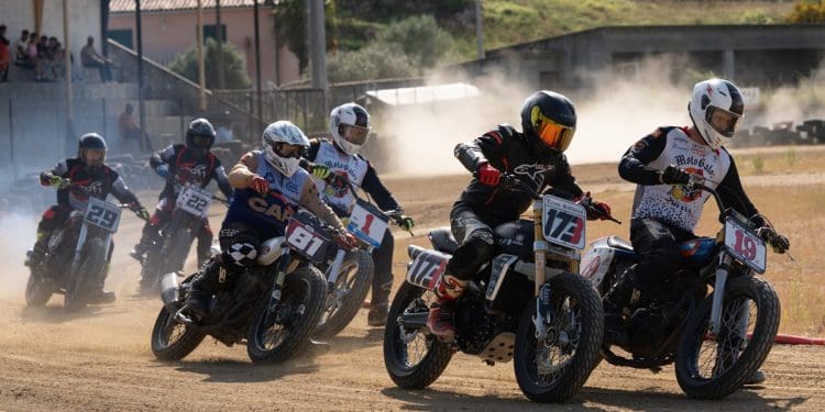 Emoções fortes no arranque do Nacional de Flat Track em Chaves