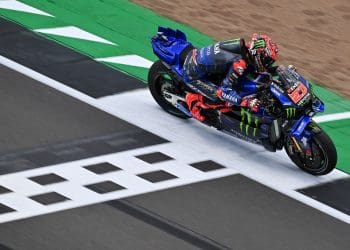 Fabio Quartararo ataca o FP2 mesmo no final para fazer, mais uma vez, o melhor tempo e assim bater irmãos Márquez