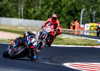 Toprak Razgatlioglu soma segunda vitória do fim de semana na Superpole Race em Most