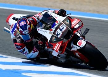 Somkiat Chantra operado ao braço direito