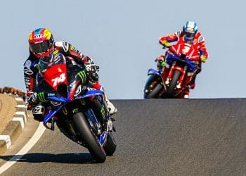 Davey Todd celebrou triunfo na North West 200 em Superstock