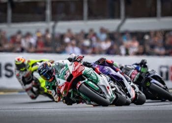 Johann Zarco conquista Le Mans com decisão de última hora que surpreendeu Marc Márquez