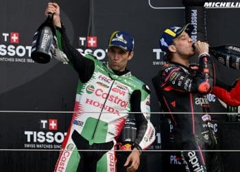 Condições em Silverstone levaram ao drama e estratégias arriscadas