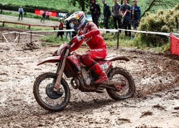 Andrea Verona destrona Josep García na lama de Oliana e vence o segundo dia do EnduroGP de Espanha