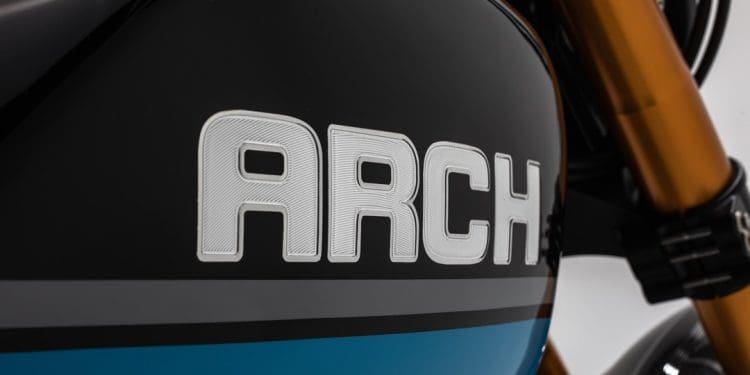 Arch de Keanu Reeves chega às corridas de motos nos EUA e aponta à Ilha de Man