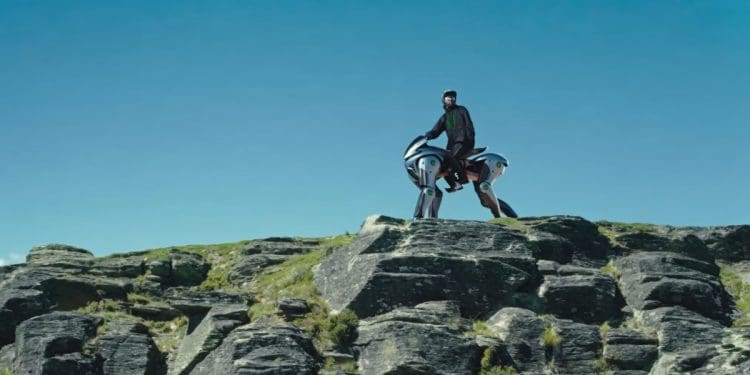 Vídeo: Assim funcionaria o inovador e inusitado Kawasaki CORLEO