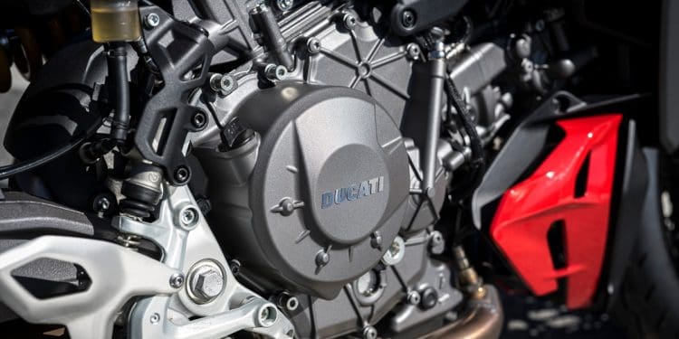Ducati vai alargar novo motor V2 à DesertX e Monster