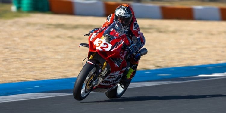 Sheridan Morais dominou no arranque do CNV no Estoril