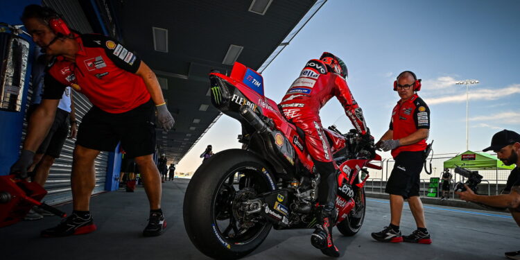 ‘O Toprak chega no momento certo’ – Pecco Bagnaia vê com bons olhos a estreia de Razgatlioglu no MotoGP