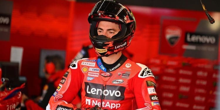 ‘O Bagnaia está perdido, angustiado, desaparecido, e se não resolve isto rapidamente a Ducati vai considerar alternativas’, acredita Alguersuari