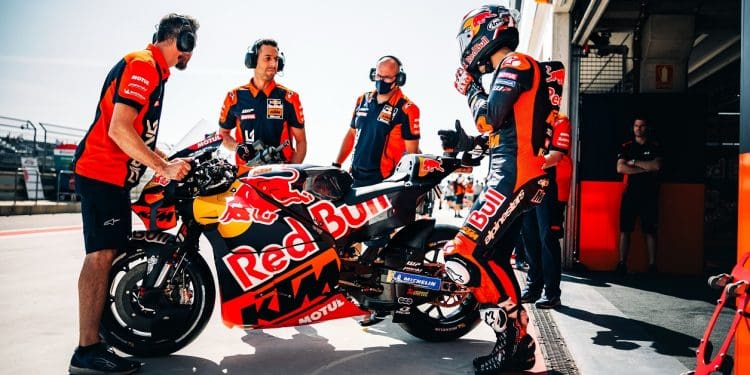 Hervé Poncharal desmente rumores de saída da Tech3 da KTM: ‘Temos um contrato válido e realmente bom’