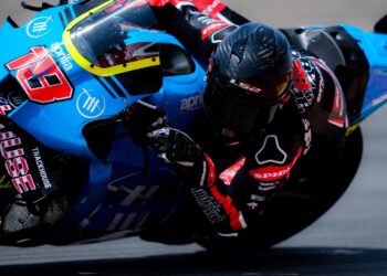 Manuel González estreou-se com uma moto de MotoGP e deixou Davide Brivio feliz: ‘É bom ver o entusiasmo e o sorriso’