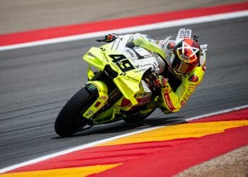 Fabio Di Giannantonio e Fabio Quartararo garantem Q2 em sessão desastrosa para Bezzecchi; Miguel Oliveira parte do 16.º lugar