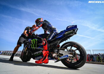 Fabio Quartararo foi a cara da Yamaha e dos problemas em Aragão: ‘Vibração na parte traseira, bloqueio na dianteira, sem aderência’