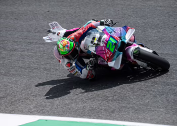 ‘Lamento como terminou o nosso duelo, a penalização foi justa’, refere Franco Morbidelli após toque que acabou com corrida de Viñales