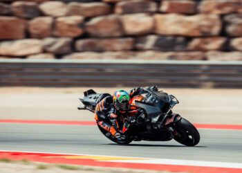 Brad Binder revela que KTM irá trabalhar em «quatro frentes»: ‘Vão analisar tudo e tentarão construir um pacote para cada piloto’