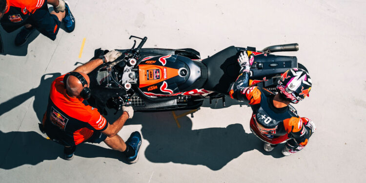 ‘Alguns elementos da moto precisam de mais tempo de desenvolvimento’, refere Enea Bastianini