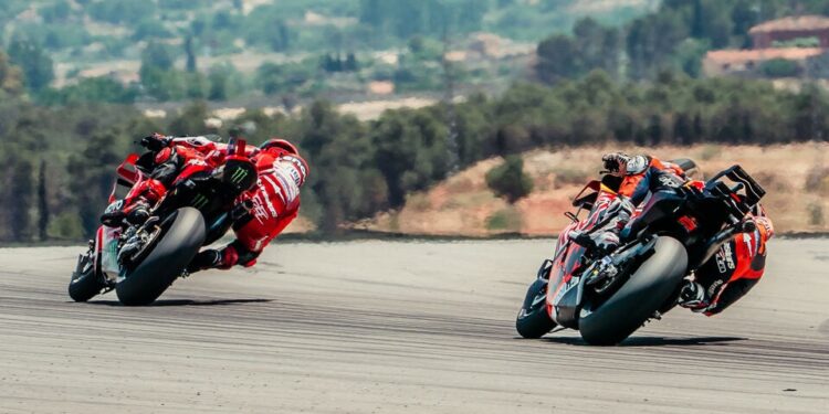 Pecco Bagnaia acredita que Pedro Acosta seria destaque com uma Ducati: ‘Lutaria por pódios ’