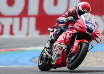 Aleix Espargaró não esconde confusão com a Honda: ‘Não entendo como pilotar esta moto com tanto chattering’