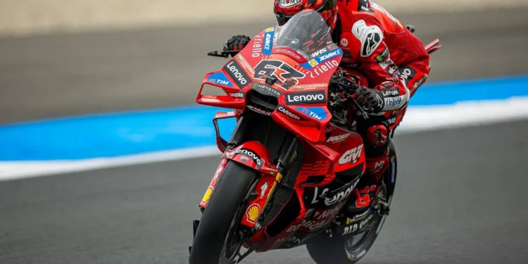 ‘Estou a lutar nas Sprint e a tentar perceber porquê; O depósito de combustível está a mudar muito a minha sensação na moto’ – Bagnaia