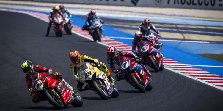 Álvaro Bautista não esconde frustração: ‘Antes pilotava como queria, agora sou passageiro da moto’