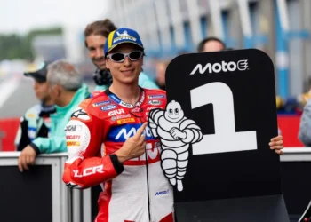 Mattia Casadei conquista a pole em Assen com vantagem mínima sobre Mantovani