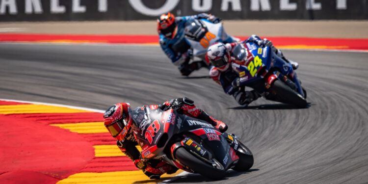 Manuel González em cruise control, arranca sábado no Moto2 com melhor tempo no FP2