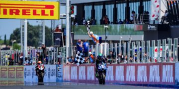 Stefano Manzi vence de forma épica em Misano na corrida 1 do WSSP, depois de arrancar do décimo lugar