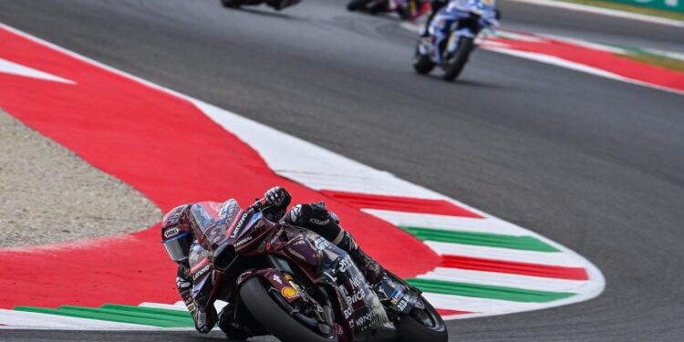 Marc Márquez justifica estilo de pilotagem distinto em Mugello face às outras Ducati: ‘Sei que tenho uma linha diferente, mas funciona’