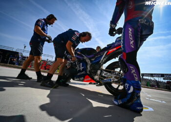 Equilíbrio e bloqueio da dianteira da M1 provaram ser desafios árduos para Miguel Oliveira: ‘Foi muito difícil manter a moto na pista’