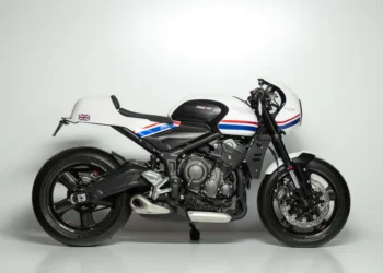 Trident 660 recebe makeover à café racer pelas mãos da FCR
