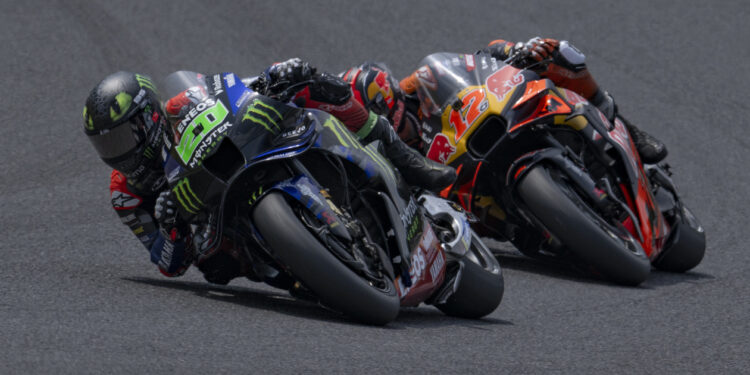 Yamaha ‘muito longe’ da concorrência, garante Fabio Quartararo: ‘Atrás de nós estava um rookie e dois pilotos de teste’